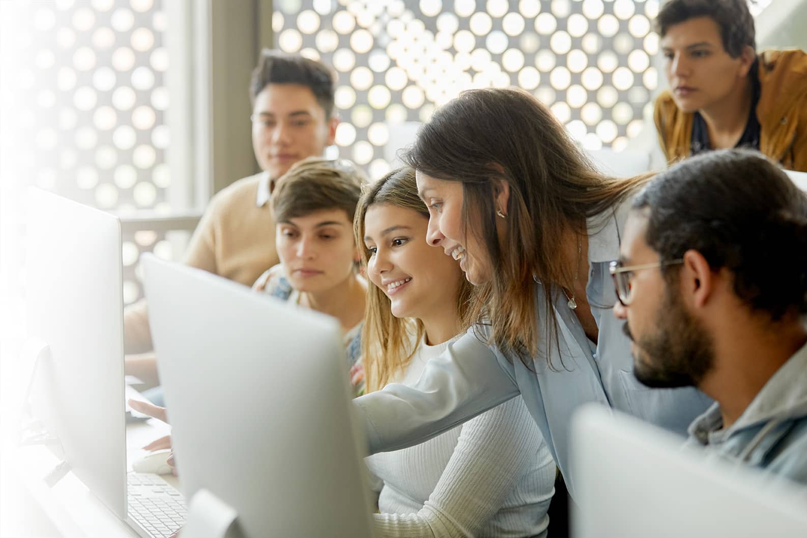 iStock-1184176829_Gradient_LR 4 (1)